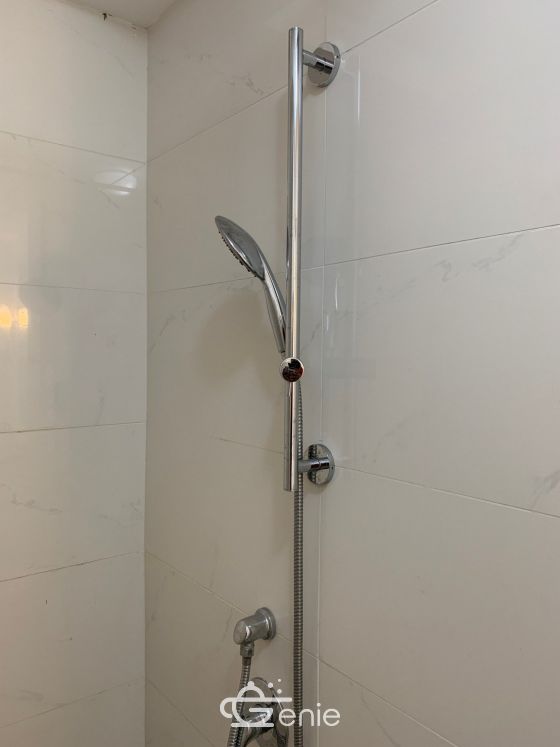 For Sale !!! Plus 38 Hip 1 bedroom, bathroom, price only 4,500,000 baht, half transfer fee, near BTS Thonglor, fully furnished, ready to move in