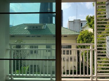 For Sale !!! Plus 38 Hip 1 bedroom, bathroom, price only 4,500,000 baht, half transfer fee, near BTS Thonglor, fully furnished, ready to move in