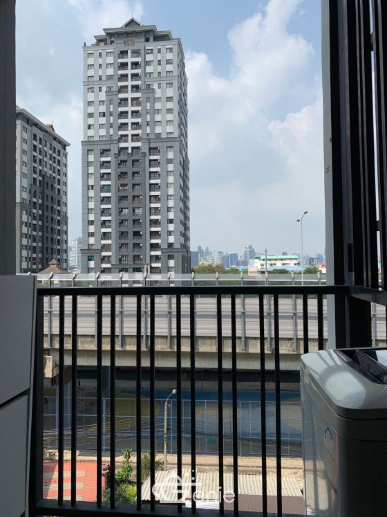 ปล่อยเช่า! The Base Park East Sukhumvit 77 1 ห้องนอน 1 ห้องน้ำ 31 ตรม. ราคาเพียง 14,000 บาท/เดือนใกล้ BTS พระโขนง เฟอร์นิเจอร์ครบพร้อมเข้าอยู่