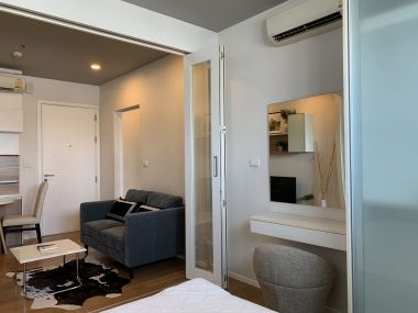 Rent out! Blocs 77 for only 13,000 baht/month Studio 1 bathroom 31 sq m. Near BTS On Nut, fully furnished, ready to move in.