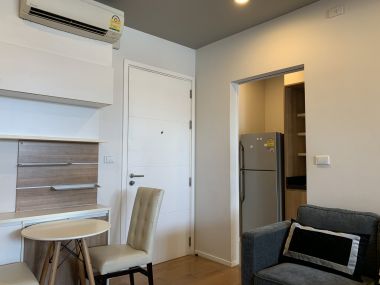 Rent out! Blocs 77 for only 13,000 baht/month Studio 1 bathroom 31 sq m. Near BTS On Nut, fully furnished, ready to move in.