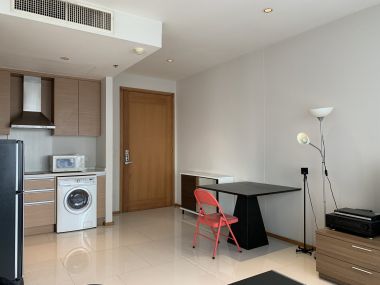 For rent! at The Emporio Place 1 Bedroom 1 Bathroom 25,000 THB/month Fully furnished