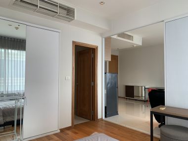 For rent! at The Emporio Place 1 Bedroom 1 Bathroom 25,000 THB/month Fully furnished