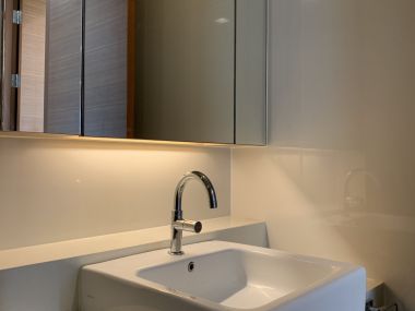 Sell l!!! ASHTON MORPH 38 for a price of 13,500,000 including all expenses, 2 bedrooms, 2 bathrooms, 71 sq m., near BTS Thonglor-Ekkamai. Fully furnished and ready to move in