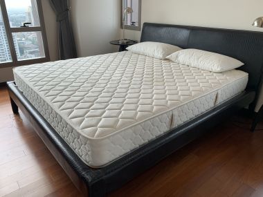 Sell l!!! ASHTON MORPH 38 for a price of 13,500,000 including all expenses, 2 bedrooms, 2 bathrooms, 71 sq m., near BTS Thonglor-Ekkamai. Fully furnished and ready to move in