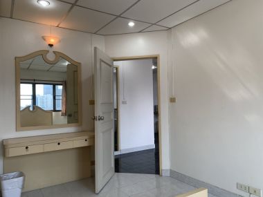 ปล่อยเช่า! Thonglor Tower (ทองหล่อ ทาวเวอร์) ในราคาเพียง 32,000บาท/เดือน 2 ห้องนอน 2 ห้องน้ำ 96 ตรม. ใกล้ BTS ทองหล่อ เฟอร์นิเจอร์ครบพร้อมเข้าอยู่