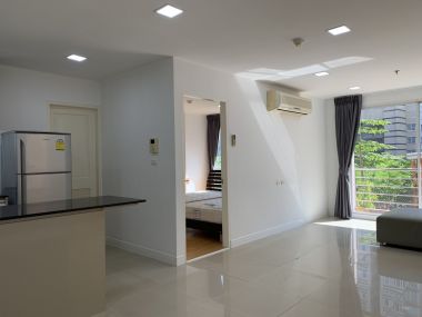 คอนโดให้เช่า Serene Place Sukhumvit 24 30,000บาท/เดือน ขนาด 2 ห้องนอน 2 ห้องน้ำ 79 ตรม. ใกล้ BTS พร้อมพงษ์ เฟอร์นิเจอร์ครบพร้อมเข้าอยู่