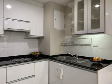 คอนโดให้เช่า Serene Place Sukhumvit 24 50,000บาท/เดือน ขนาด 2 ห้องนอน 2 ห้องน้ำ 82.11 ตรม. ใกล้ BTS พร้อมพงษ์ เฟอร์นิเจอร์ครบพร้อมเข้าอยู่