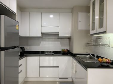 คอนโดให้เช่า Serene Place Sukhumvit 24 50,000บาท/เดือน ขนาด 2 ห้องนอน 2 ห้องน้ำ 82.11 ตรม. ใกล้ BTS พร้อมพงษ์ เฟอร์นิเจอร์ครบพร้อมเข้าอยู่