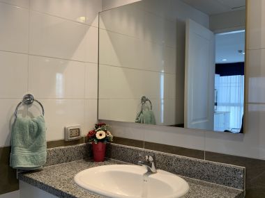 คอนโดให้เช่า Serene Place Sukhumvit 24 50,000บาท/เดือน ขนาด 2 ห้องนอน 2 ห้องน้ำ 82.11 ตรม. ใกล้ BTS พร้อมพงษ์ เฟอร์นิเจอร์ครบพร้อมเข้าอยู่