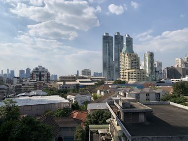 คอนโดให้เช่า Serene Place Sukhumvit 24 50,000บาท/เดือน ขนาด 2 ห้องนอน 2 ห้องน้ำ 82.11 ตรม. ใกล้ BTS พร้อมพงษ์ เฟอร์นิเจอร์ครบพร้อมเข้าอยู่