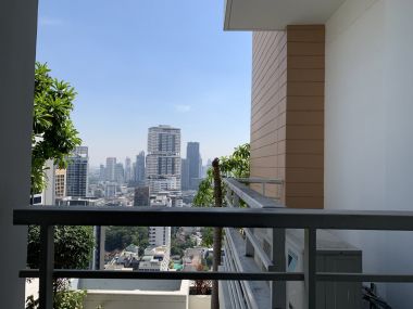** Hot Deal! ** For rent at Siri Residence Type 1 Bedroom 1 Bathroom size 61 Sq.m 37,000THB/month Fully furnished   Condo for rent at Siri Residence