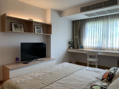 Rent/Sale! at 5,390,000 transfer 50/50 Residence 52 1 Bedroom 1 Bathroom 48 Sqm. 24,000THB/Month Fully furnished