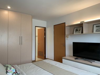 Rent/Sale! at 5,390,000 transfer 50/50 Residence 52 1 Bedroom 1 Bathroom 48 Sqm. 24,000THB/Month Fully furnished