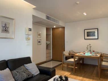 Rent/Sale! at 9,590,000 transfer 50/50 Residence 52 1 Bedroom 1 Bathroom 87 Sqm. 43,000THB/Month Fully furnished