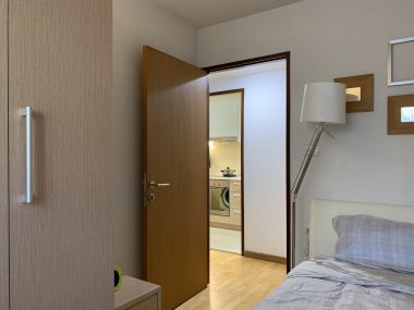 Rent/Sale! at 9,590,000 transfer 50/50 Residence 52 1 Bedroom 1 Bathroom 87 Sqm. 43,000THB/Month Fully furnished