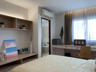 Rent/Sale! at 9,590,000 transfer 50/50 Residence 52 1 Bedroom 1 Bathroom 87 Sqm. 43,000THB/Month Fully furnished