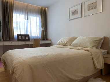 Rent/Sale! at 9,590,000 transfer 50/50 Residence 52 1 Bedroom 1 Bathroom 87 Sqm. 43,000THB/Month Fully furnished