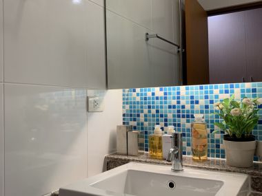 Rent/Sale! at 9,590,000 transfer 50/50 Residence 52 1 Bedroom 1 Bathroom 87 Sqm. 43,000THB/Month Fully furnished