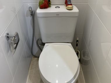 Rent/Sale! at 9,590,000 transfer 50/50 Residence 52 1 Bedroom 1 Bathroom 87 Sqm. 43,000THB/Month Fully furnished