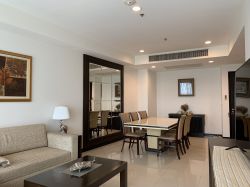 Rent out! Baan Rajprasong for only 85,000 baht/month, 2 bedrooms, 2 bathrooms, 118 sq m., near BTS Rajdamri, fully furnished, ready to move in.