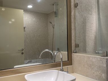 ปล่อยเช่า! บ้าน Baan Siri Ruedee (บ้าน สิริ ฤดี) ในราคาเพียง 35,000บาท/เดือน 2 ห้องนอน 2 ห้องน้ำ 95 ตรม. ใกล้ BTS เพลินจิต เฟอร์นิเจอร์ครบพร้อมเข้าอยู่