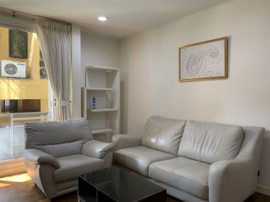 ปล่อยเช่า! บ้าน Baan Siri Ruedee (บ้าน สิริ ฤดี) ในราคาเพียง 35,000บาท/เดือน 2 ห้องนอน 2 ห้องน้ำ 95 ตรม. ใกล้ BTS เพลินจิต เฟอร์นิเจอร์ครบพร้อมเข้าอยู่