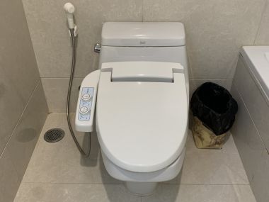 Rent/Sale! at 26,500,000 transfer 50/50 Q Langsuan 2 Bedroom 2  Bathroom 73 Sqm. 75,000THB/Month Fully furnished