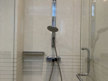 Rent/Sale! at 26,500,000 transfer 50/50 Q Langsuan 2 Bedroom 2  Bathroom 73 Sqm. 75,000THB/Month Fully furnished