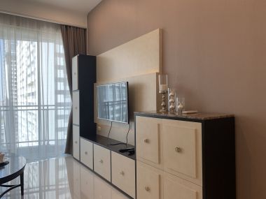 Rent/Sale! at Q Langsuan 29,500,000 transfer 50/50  2 Bedroom 2  Bathroom 81 Sqm. 85,000THB/Month Fully furnished