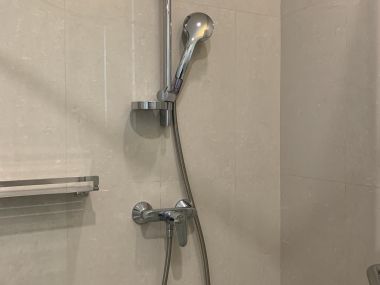 Rent/Sale! at Q Langsuan 29,500,000 transfer 50/50  2 Bedroom 2  Bathroom 81 Sqm. 85,000THB/Month Fully furnished