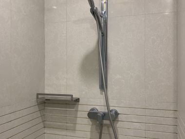 Rent/Sale! at Q Langsuan 29,500,000 transfer 50/50  2 Bedroom 2  Bathroom 81 Sqm. 85,000THB/Month Fully furnished