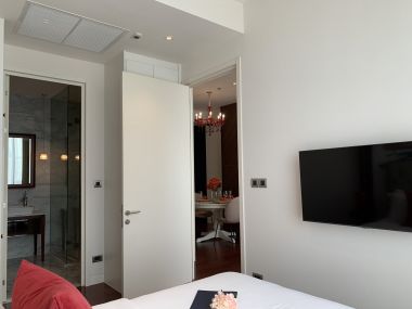 For sale/rent at Khun by Yoo Thonglor sale 20,550,000 THB Floor 18th 1 Bedroom 1 Bathroom 50 sqm. 68,000 THB/Month Fully furnished Code 2868