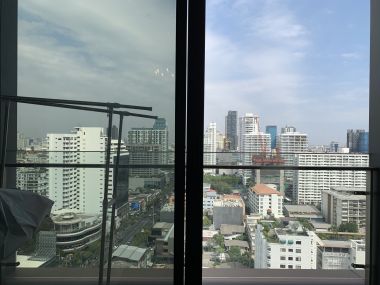 For sale/rent at Khun by Yoo Thonglor sale 20,550,000 THB Floor 18th 1 Bedroom 1 Bathroom 50 sqm. 68,000 THB/Month Fully furnished Code 2868