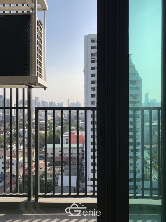 Rent/Sale! at THE BASE Phetchaburi-Thonglor 3,550,000   1 Bedroom 1  Bathroom 32 Sqm. 14,000THB/Month Fully furnished