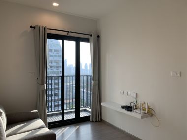 ขาย/เช่า! THE BASE Phetchaburi-Thonglor ราคา 3,550,000  1 ห้องนอน 1 ห้องน้ำ 32 ตรม. ใกล้ BTS เพชรบุรี เพียง  14,000 บาท/เดือน เฟอร์นิเจอร์ครบพร้อมเข้าอยู่