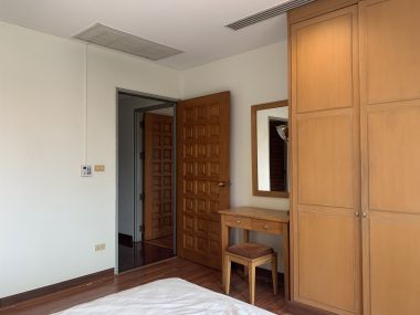 ปล่อยเช่า Baan Somthavil ในราคาเช่าเพียง 45,000บาท/เดือน 2 ห้องนอน 2 ห้องน้ำ 125 ตรม. ใกล้ BTS ราชดำริ เฟอร์นิเจอร์ครบพร้อมเข้าอยู่