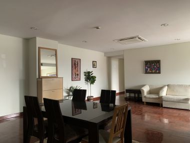 ปล่อยเช่า Baan Somthavil ในราคาเช่าเพียง 45,000บาท/เดือน 2 ห้องนอน 2 ห้องน้ำ 125 ตรม. ใกล้ BTS ราชดำริ เฟอร์นิเจอร์ครบพร้อมเข้าอยู่