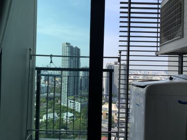 ปล่อยเช่า Blocs 77 ในราคาเช่าเพียง 19,000บาท/เดือน 1 ห้องนอน 1 ห้องน้ำ 40ตรม. ใกล้ BTS อ่อนนุช เฟอร์นิเจอร์ครบพร้อมเข้าอยู่