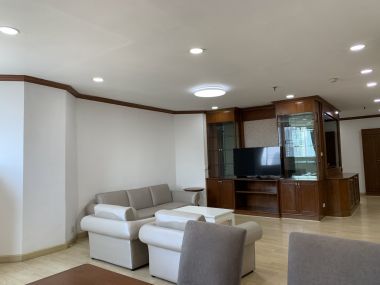 For rent at Fifty Fifth Tower 45,000THB/month 3Bedroom 2 Bathroom Fully furnished