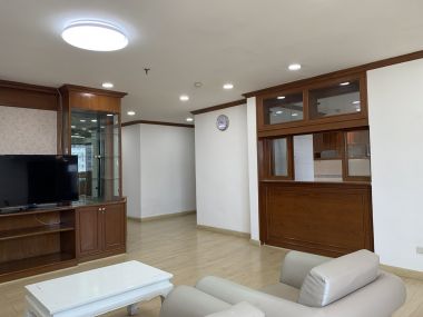 For rent at Fifty Fifth Tower 45,000THB/month 3Bedroom 2 Bathroom Fully furnished