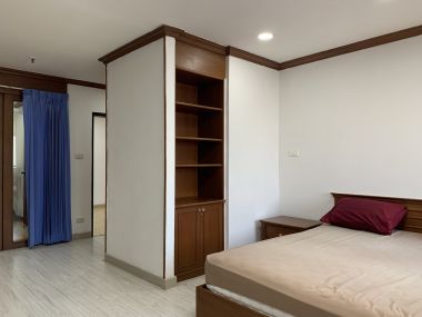 For rent at Fifty Fifth Tower 45,000THB/month 3Bedroom 2 Bathroom Fully furnished