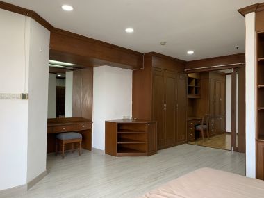 For rent at Fifty Fifth Tower 45,000THB/month 3Bedroom 2 Bathroom Fully furnished