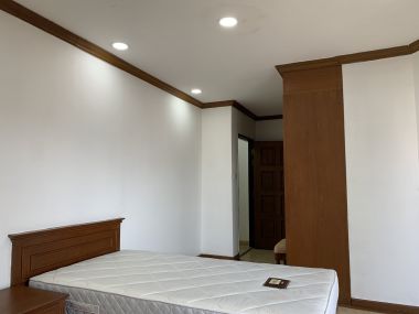 For rent at Fifty Fifth Tower 45,000THB/month 3Bedroom 2 Bathroom Fully furnished