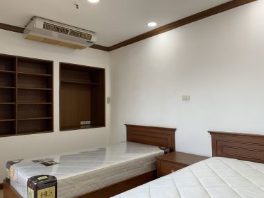 For rent at Fifty Fifth Tower 45,000THB/month 3Bedroom 2 Bathroom Fully furnished