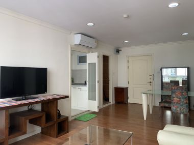 ปล่อยเช่า Lumpini Suite Sukhumvit 41 ในราคาเช่าเพียง 30,000บาท/เดือน 2 ห้องนอน 1 ห้องน้ำ 70ตรม.  เฟอร์นิเจอร์ครบพร้อมเข้าอยู่