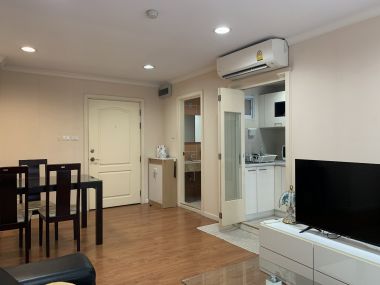 ปล่อยเช่า Lumpini Suite Sukhumvit 41 ในราคาเช่าเพียง 28,000บาท/เดือน 2 ห้องนอน 2 ห้องน้ำ 60ตรม.  เฟอร์นิเจอร์ครบพร้อมเข้าอยู่