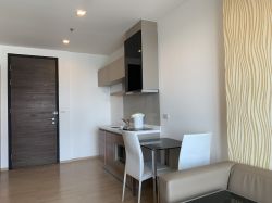 ปล่อยเช่า/ขาย! Rhythum Sukhumvit 50 ในราคาเพียง 17,00บาท/เดือน ชั้น10 ขายในราคาเพียง 4,850,000 รวมค่าใช้จ่ายทุกอย่าง 1 ห้องนอน 1 ห้องน้ำ 35ตรม. ใกล้ BTS อ่อนนุช เฟอร์นิเจอร์ครบพร้อมเข้าอยู่ รหัส 2931