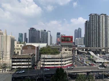 ปล่อยเช่า! Q ASOKE ในราคาเพียง 40,00บาท/เดือน 2 ห้องนอน 2 ห้องน้ำ 65ตรม. ใกล้ MRT เพรชบุรี เฟอร์นิเจอร์ครบพร้อมเข้าอยู่ รหัส 2935