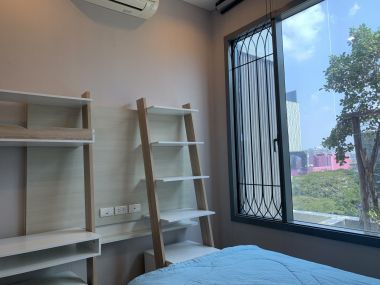 ปล่อยเช่า! Q ASOKE ในราคาเพียง 40,00บาท/เดือน 2 ห้องนอน 2 ห้องน้ำ 65ตรม. ใกล้ MRT เพรชบุรี เฟอร์นิเจอร์ครบพร้อมเข้าอยู่ รหัส 2935